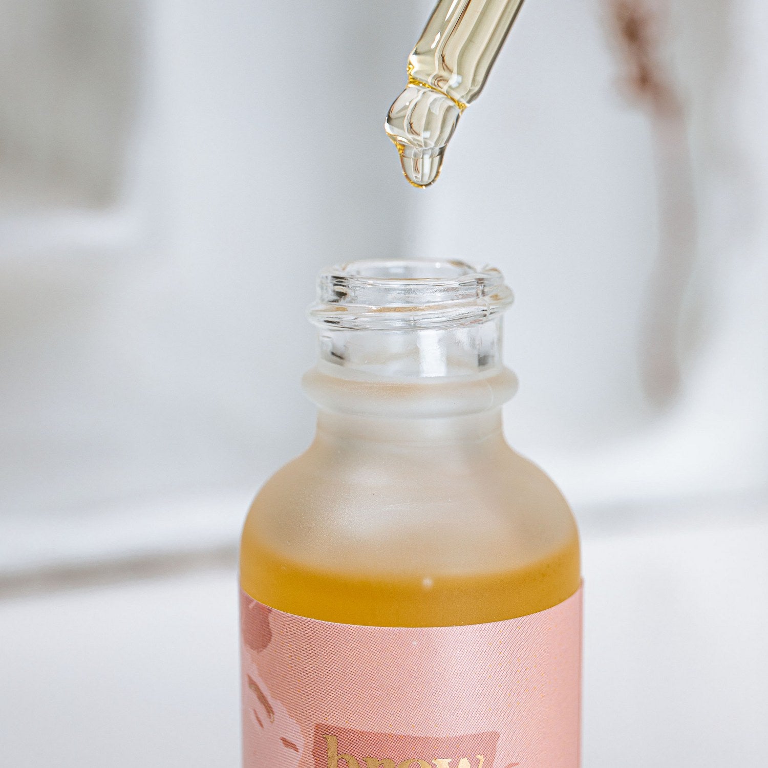 Guide to Lash Rescue Serums